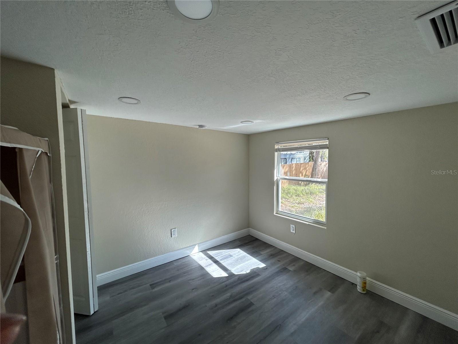 TB8486783 Property Photo 15