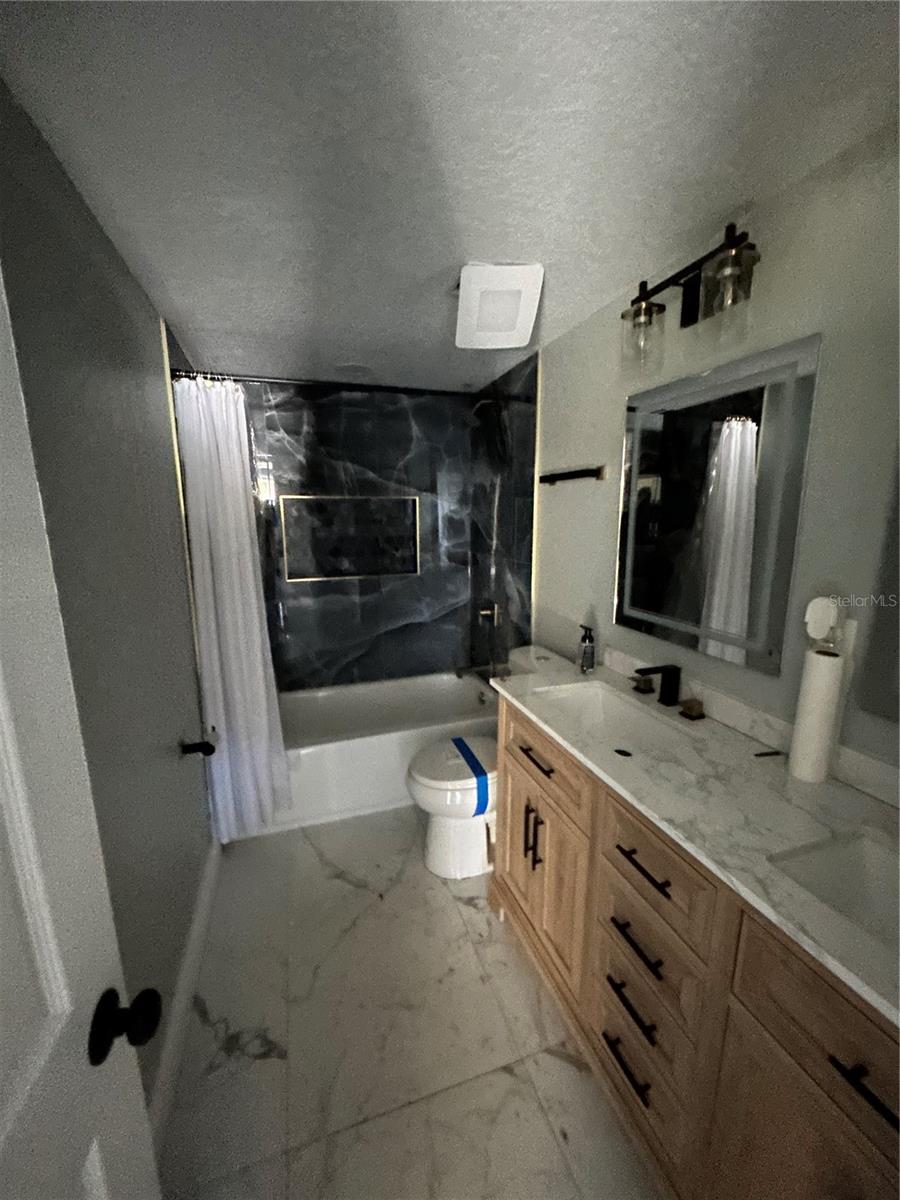 TB8486783 Property Photo 17