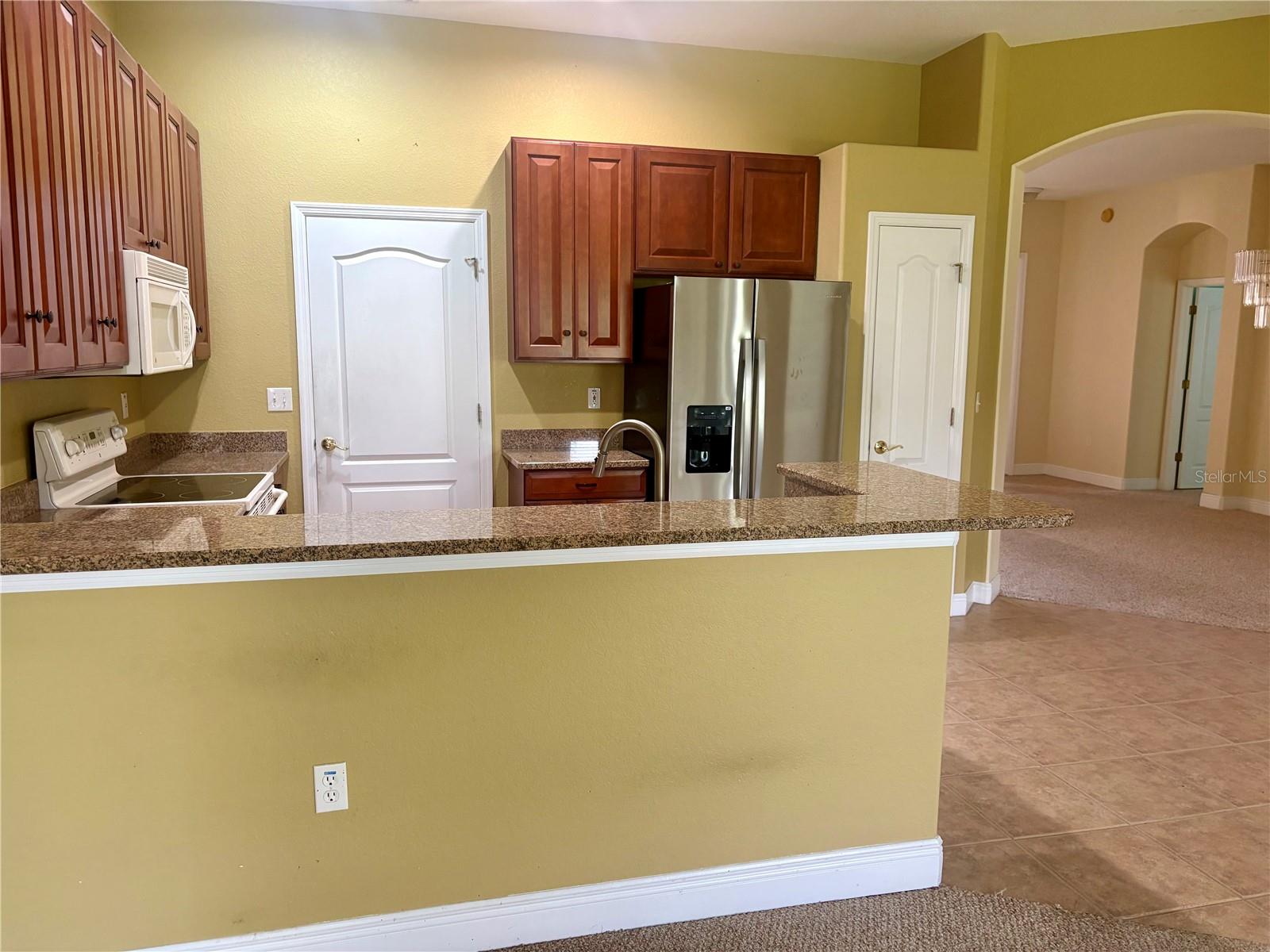 9916 Cleghorn Dr Property Photo 3