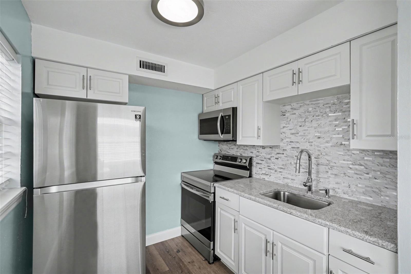 416 Monroe Ave #f201 Property Photo 10