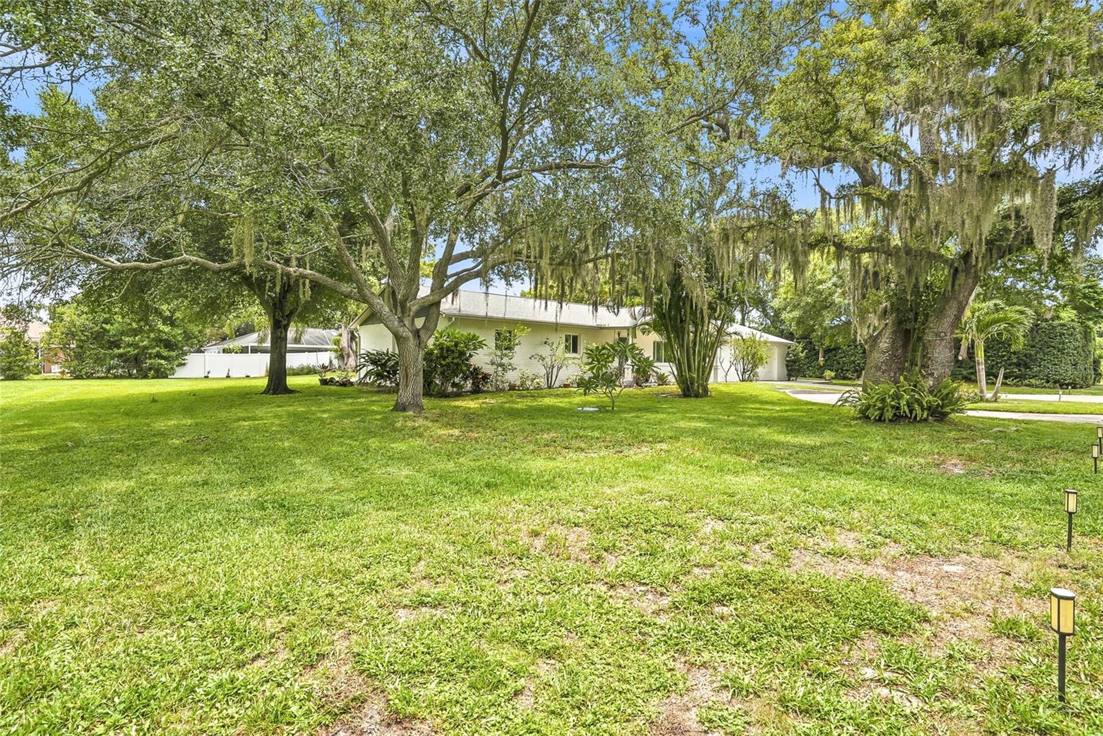 2817 Fleeman Rd Property Photo 2