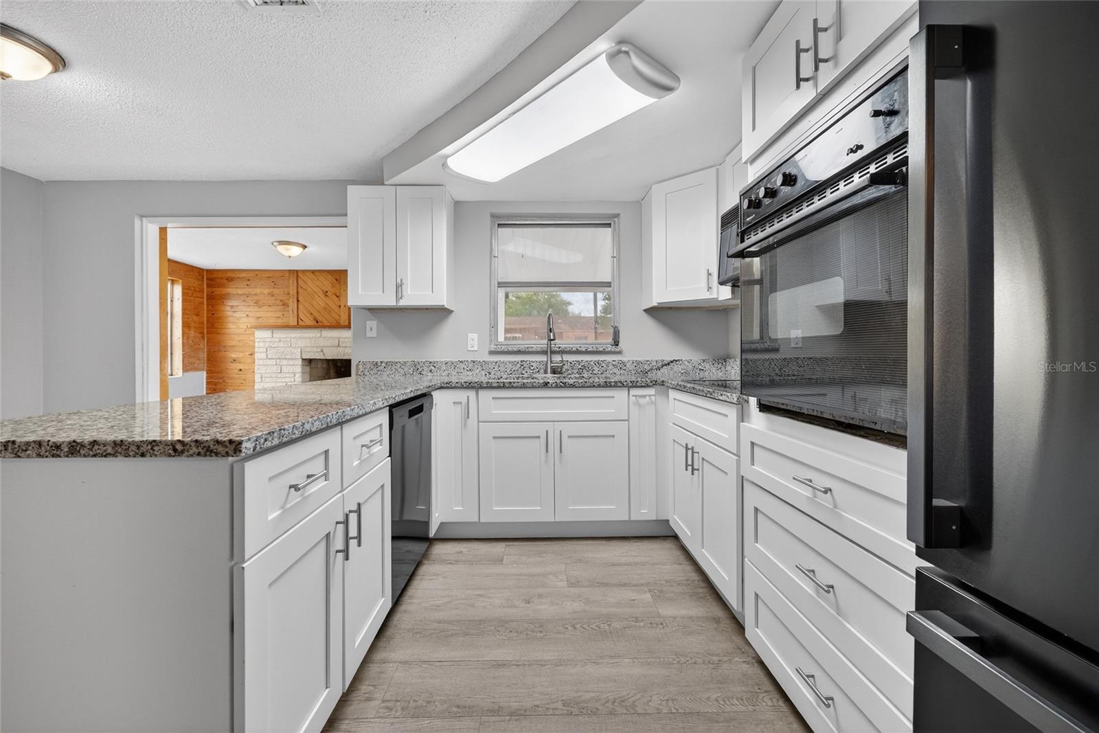 1012 Prescott Ln Property Photo 17
