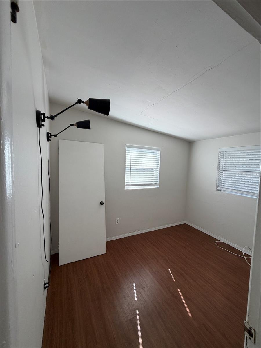 972 Cedarwood Ave Property Photo 8