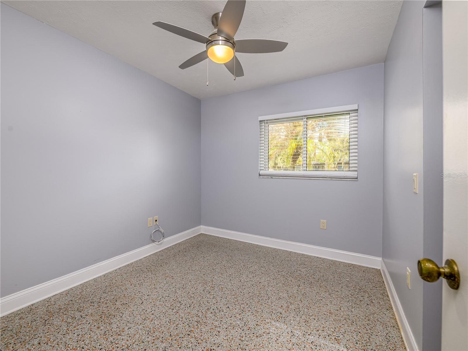 907 Hillside Ter Property Photo 25