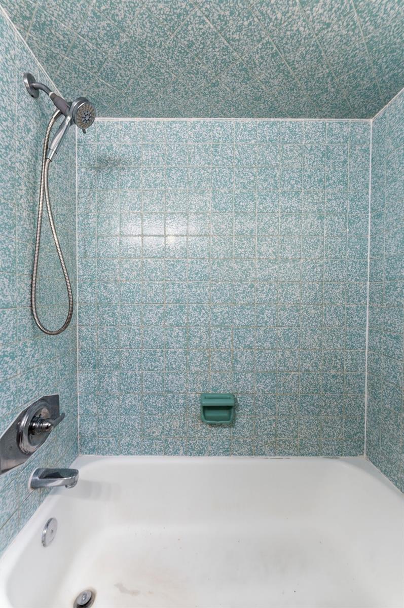 2711 W Heiter St Property Photo 10