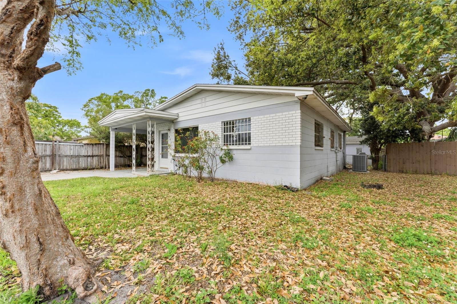2711 W Heiter St Property Photo 16