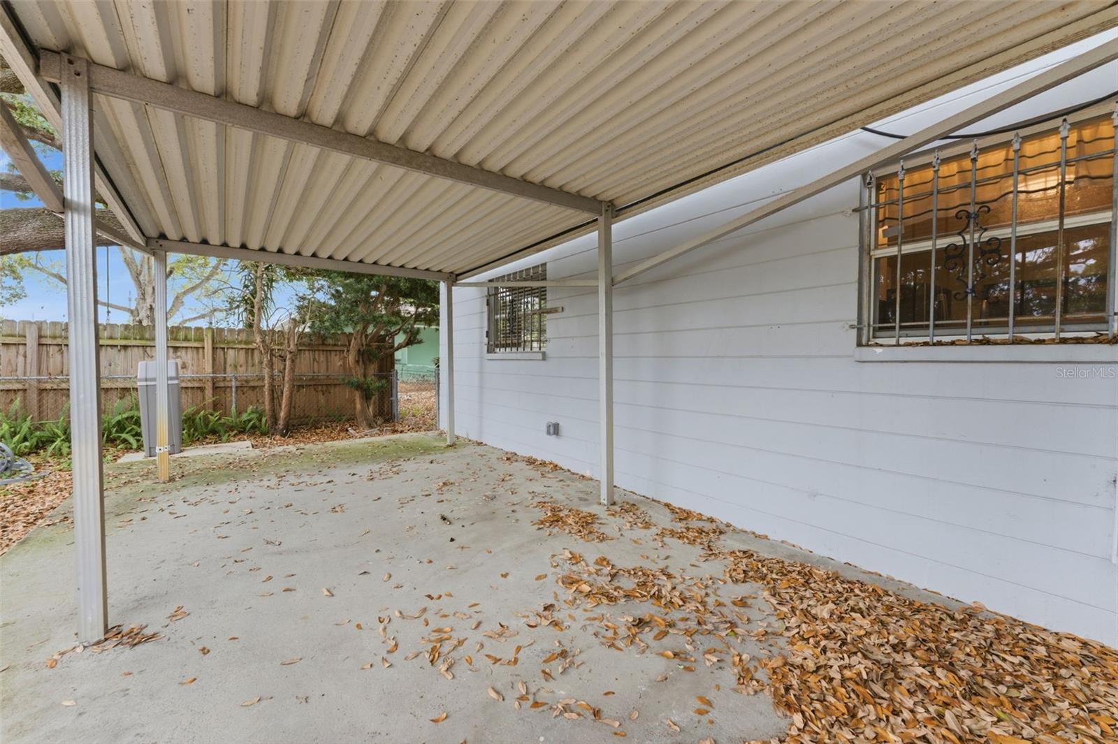 2711 W Heiter St Property Photo 27