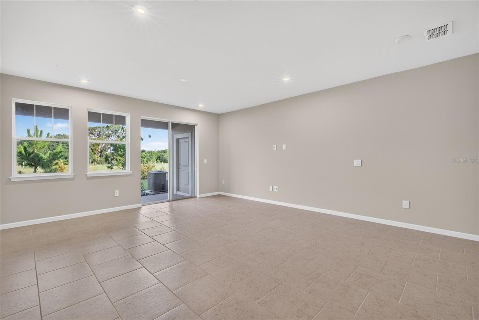 8823 Ginko Run Property Photo 14