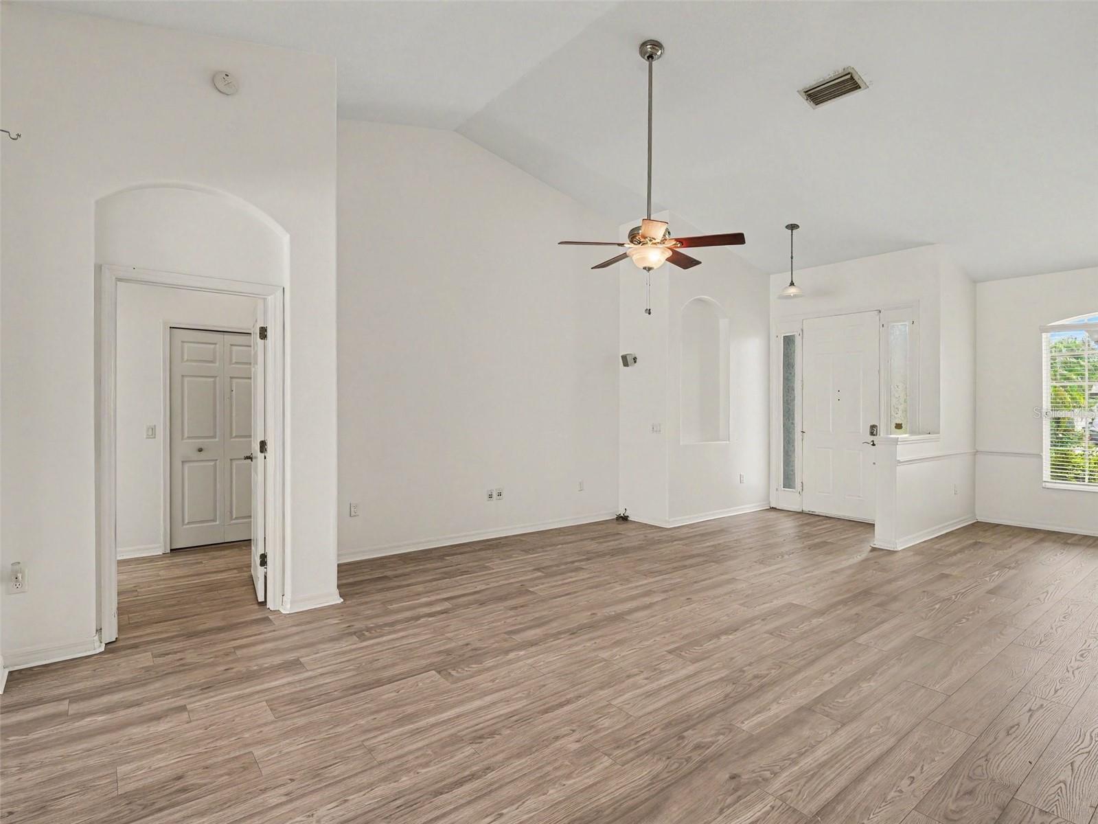 535 Planters Manor Way Property Photo 4