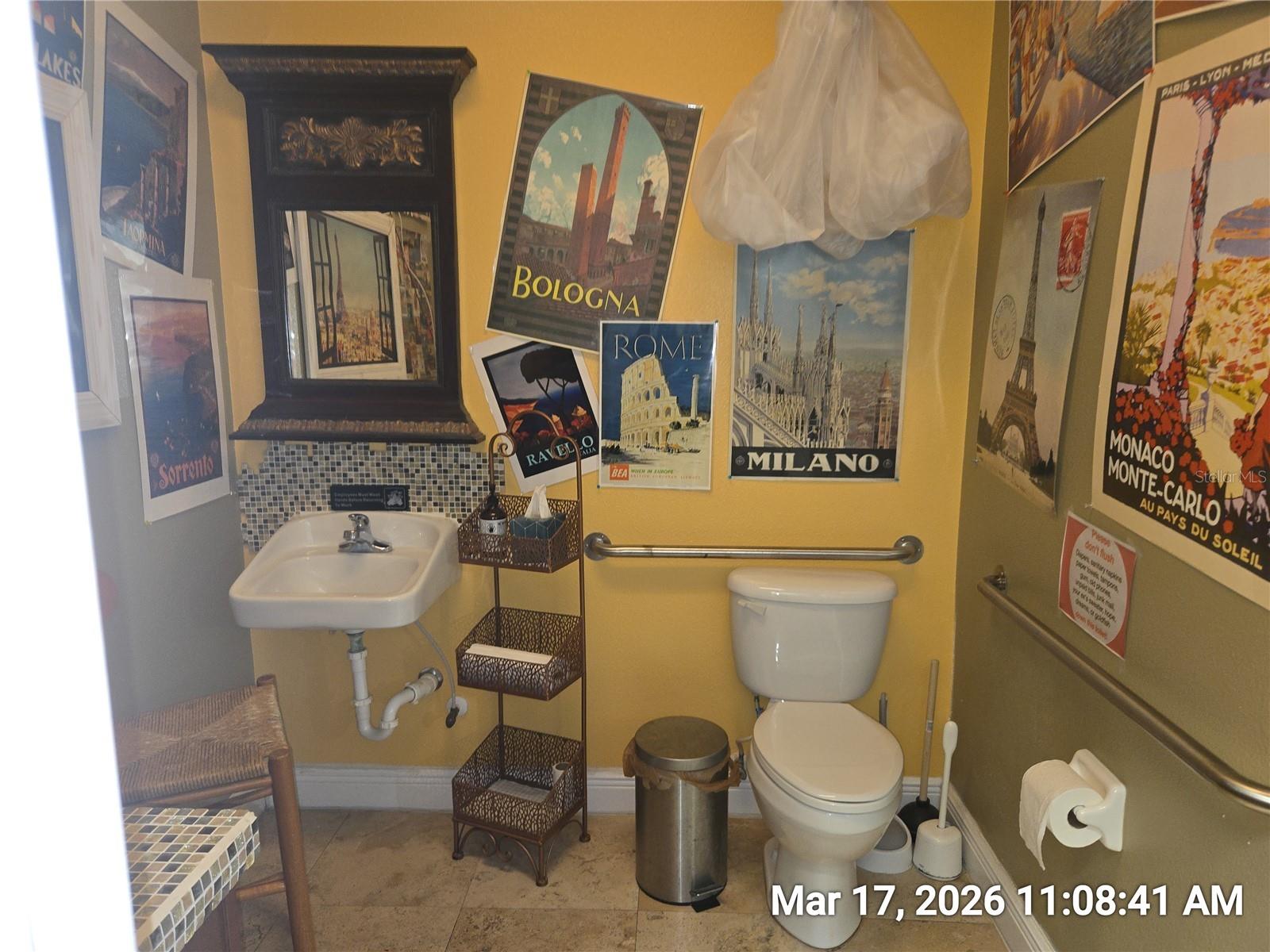 TB8487108 Property Photo 10