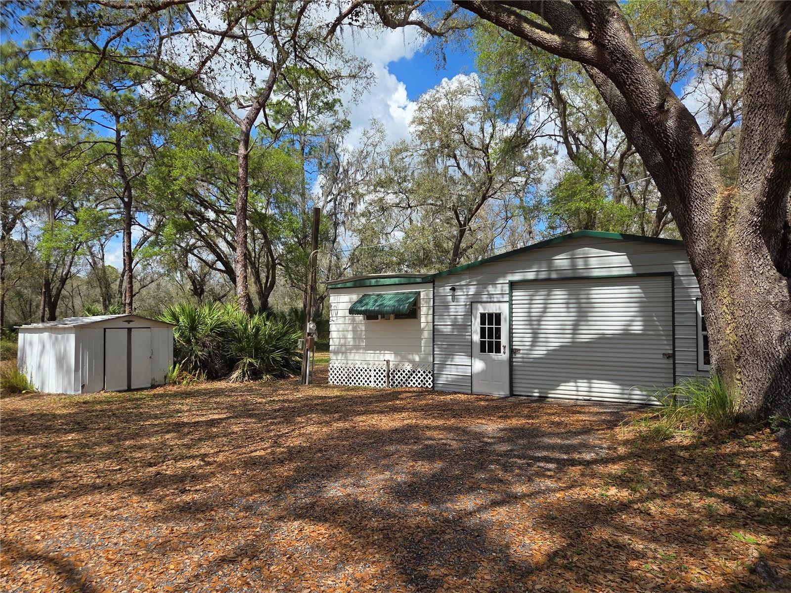 12503 Avery Rd Property Photo 2