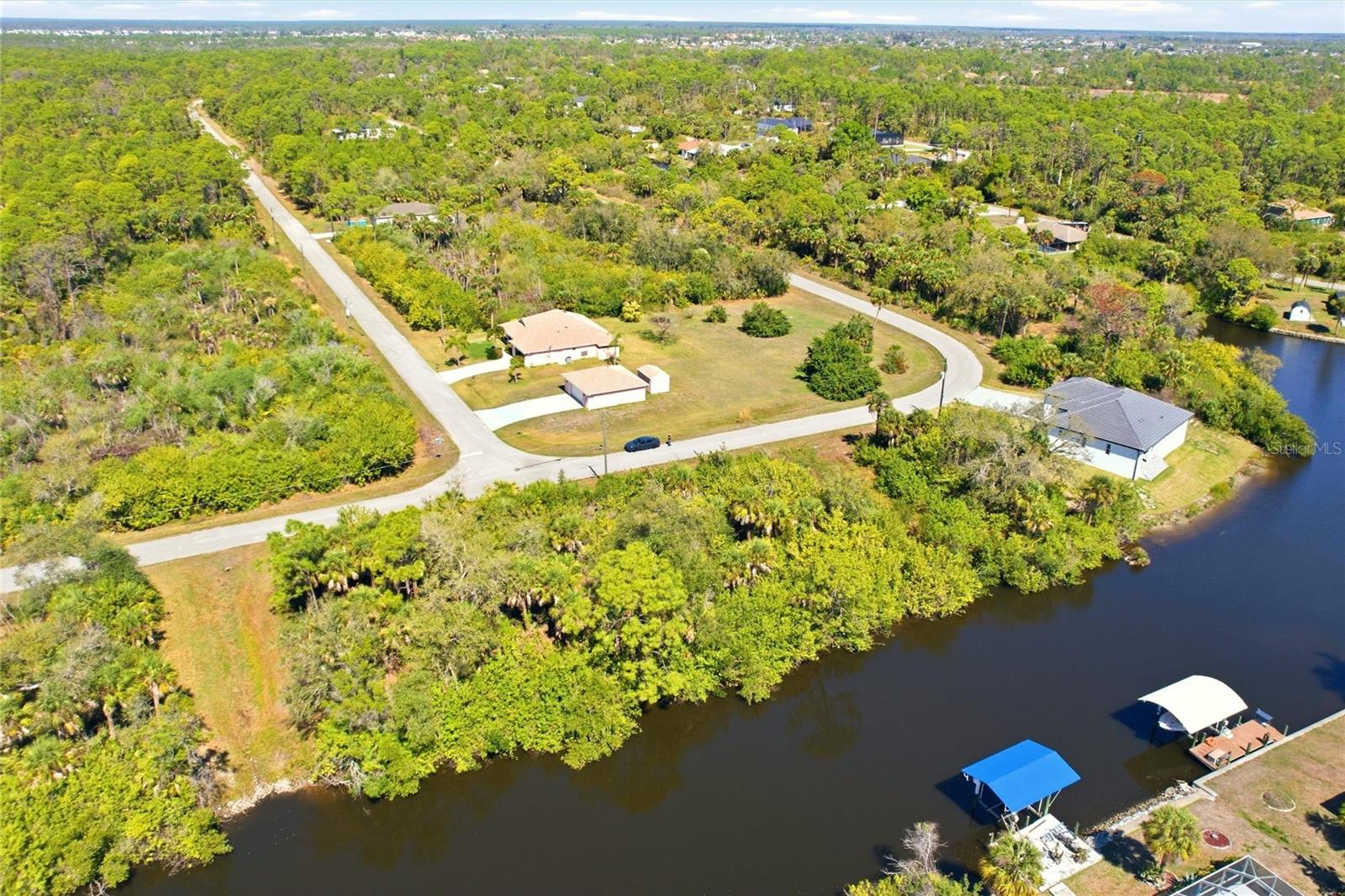 594 Mcdill Dr Property Photo 8