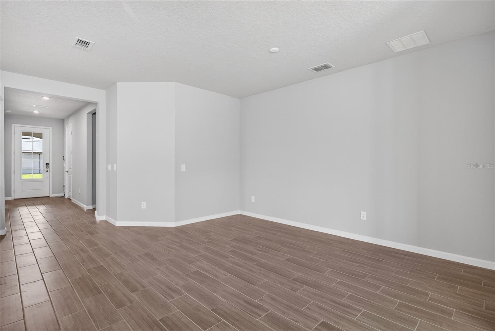 9243 Aurelia Ave Property Photo 11