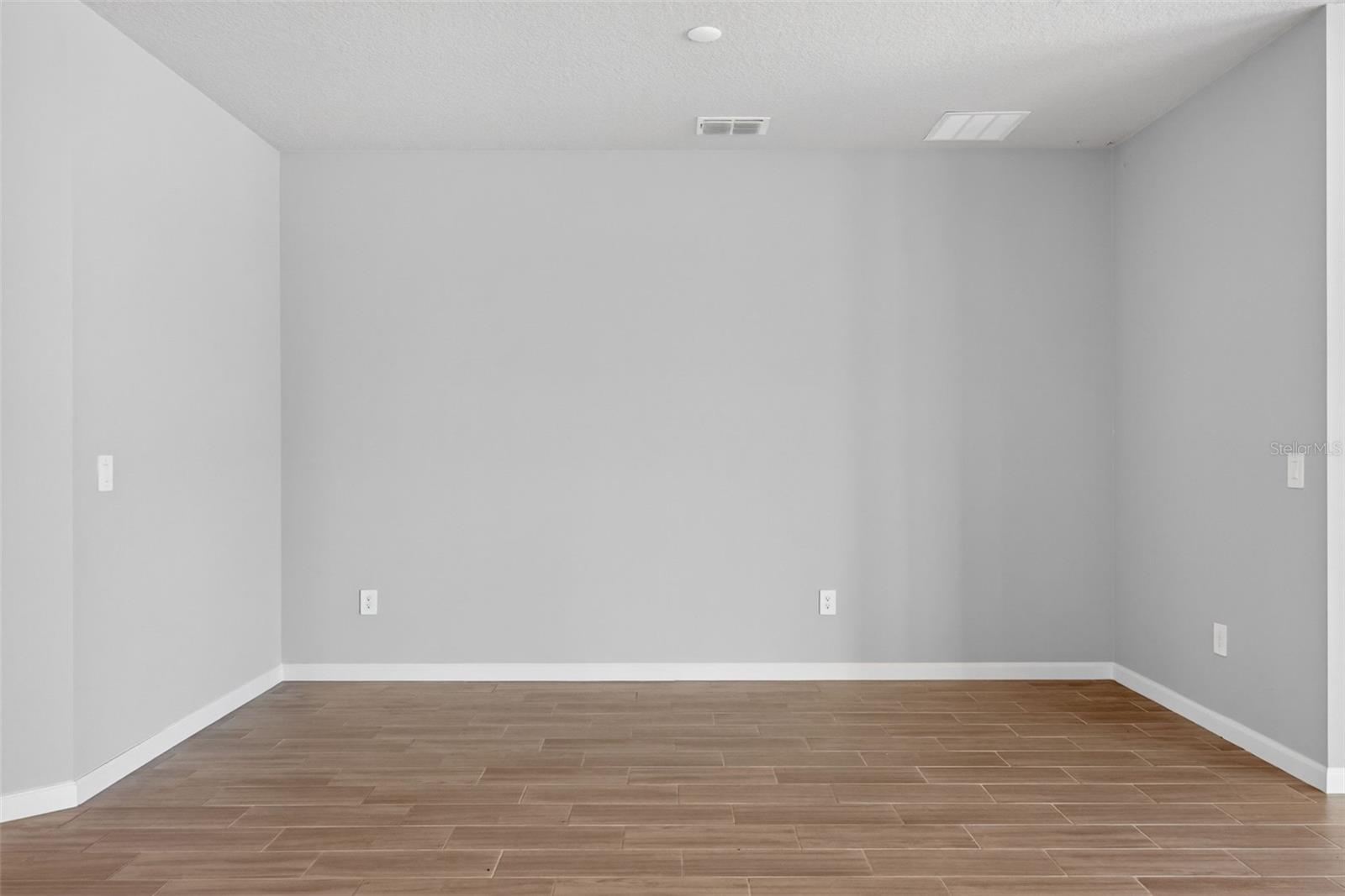 9243 Aurelia Ave Property Photo 12