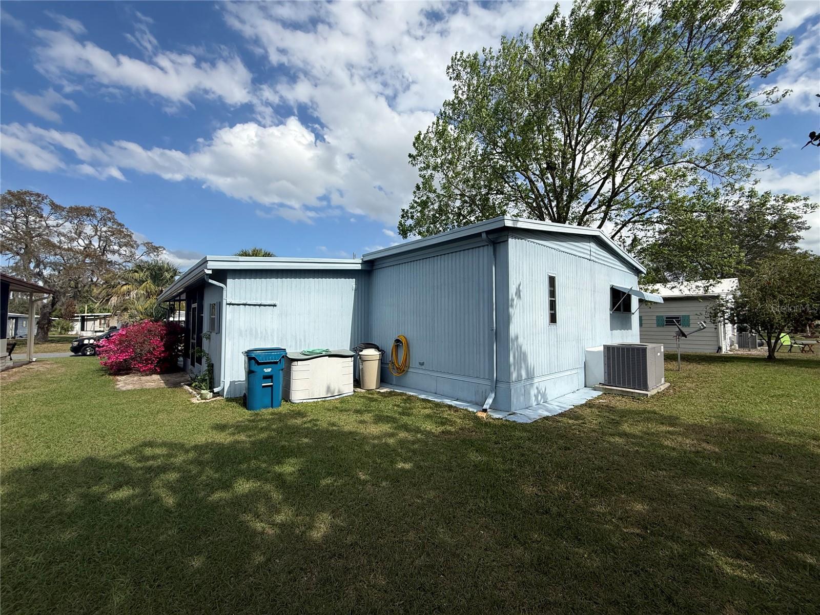 7441 Fairlane Ave Property Photo 10
