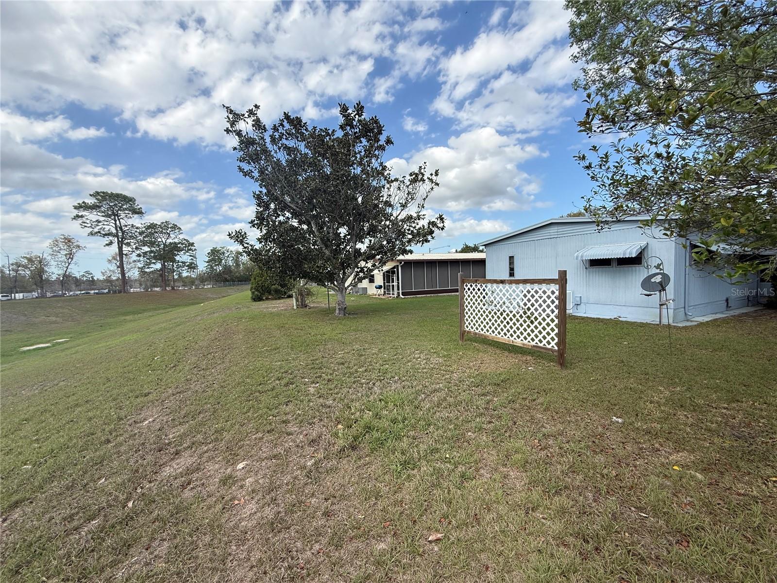 7441 Fairlane Ave Property Photo 13
