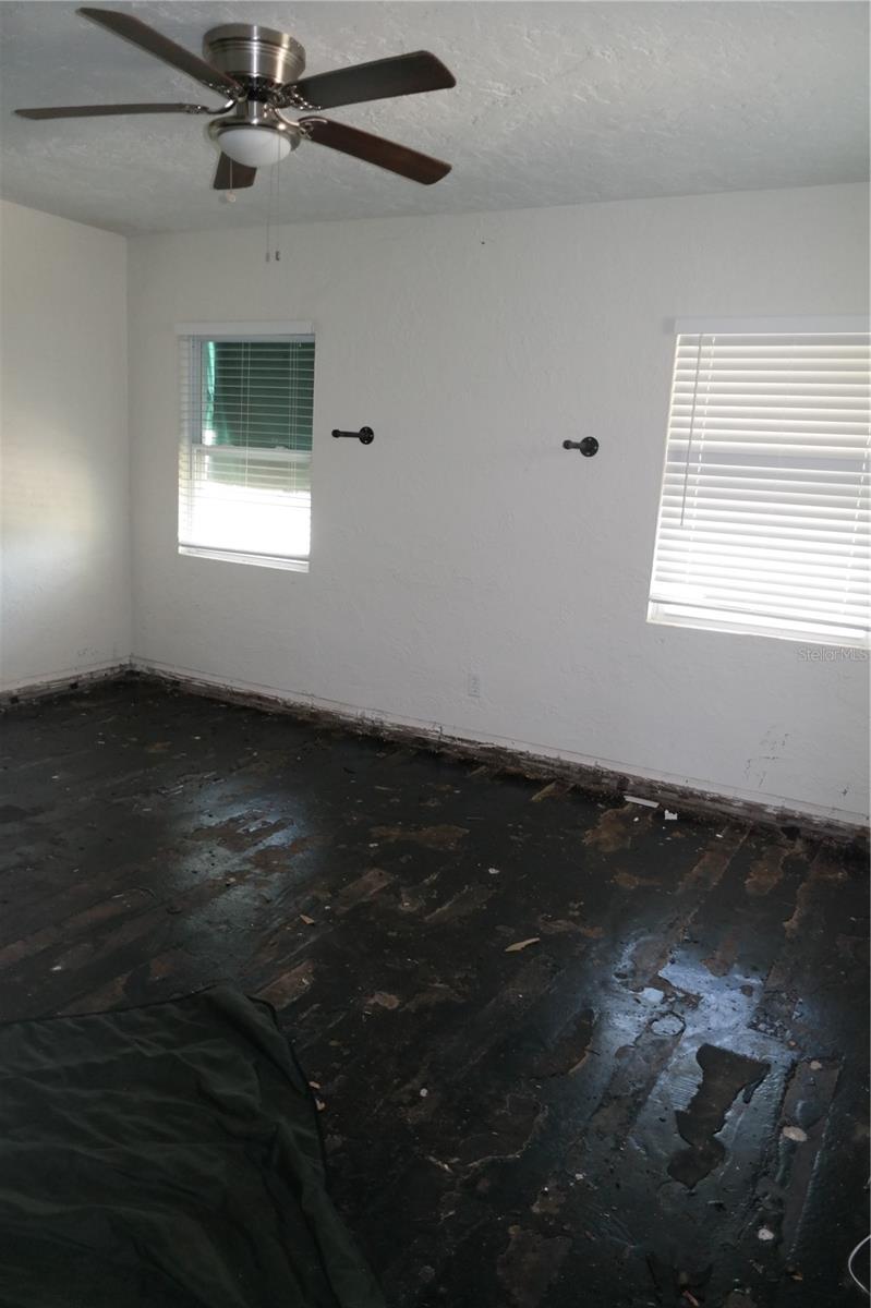 800 E Harbor Dr S Property Photo 3
