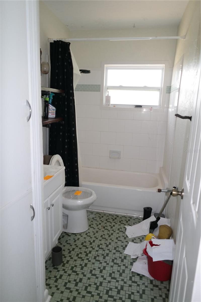 800 E Harbor Dr S Property Photo 5