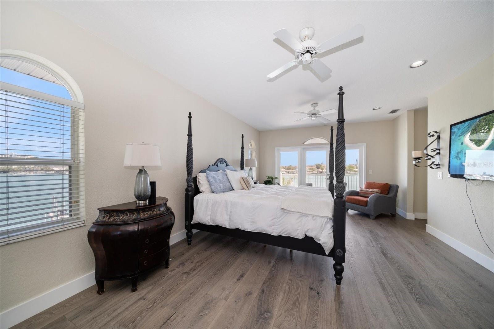 8685 E Bay Dr Property Photo 25