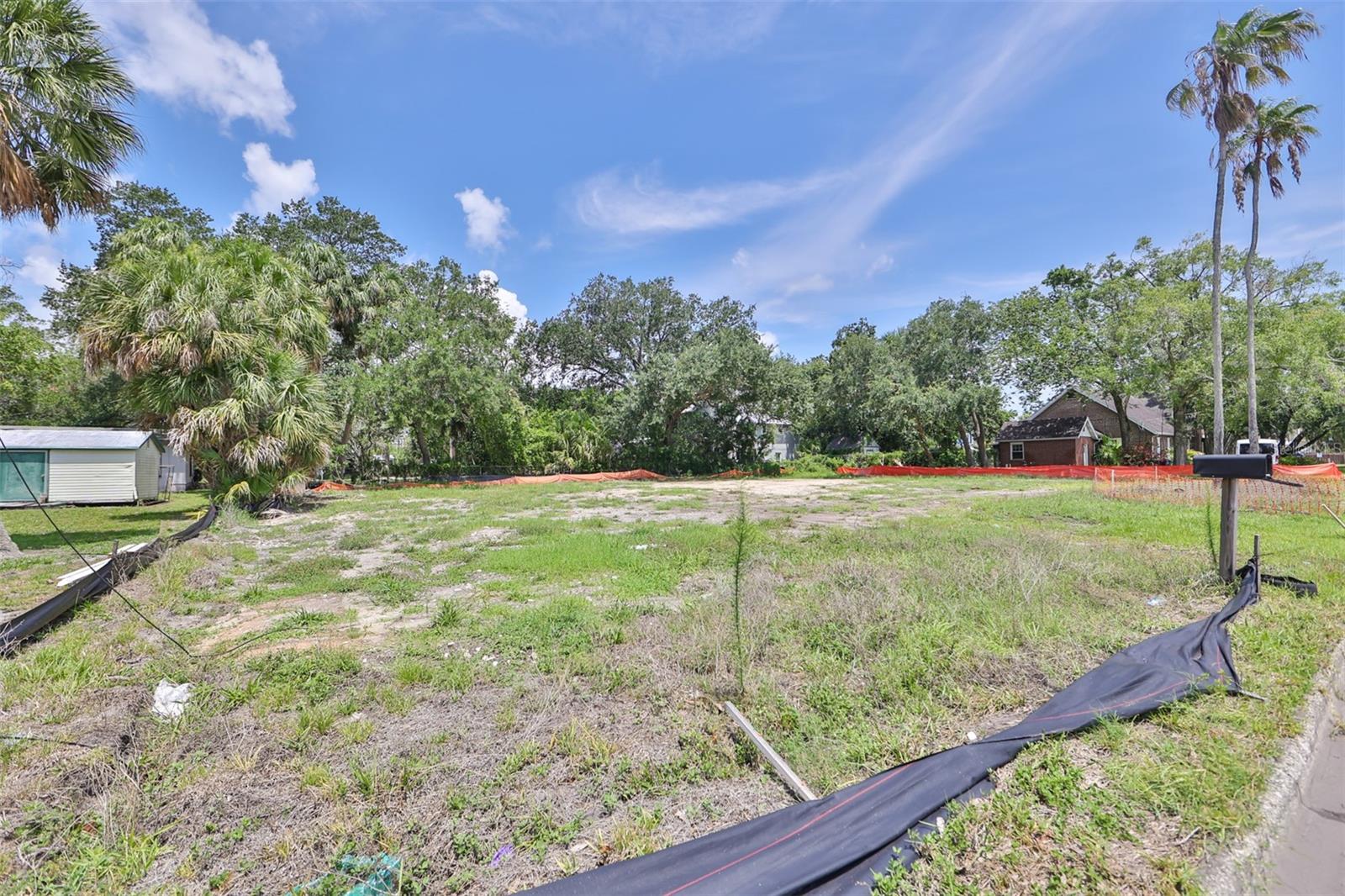 6905 S Sparkman St Property Photo 7