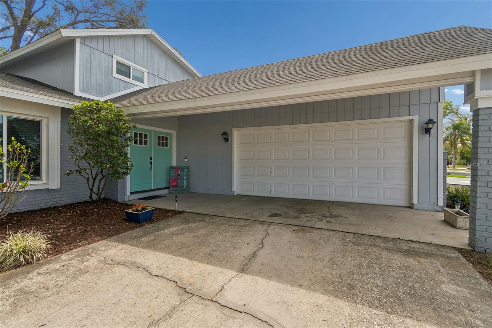 6815 Mitchell Cir Property Photo 3