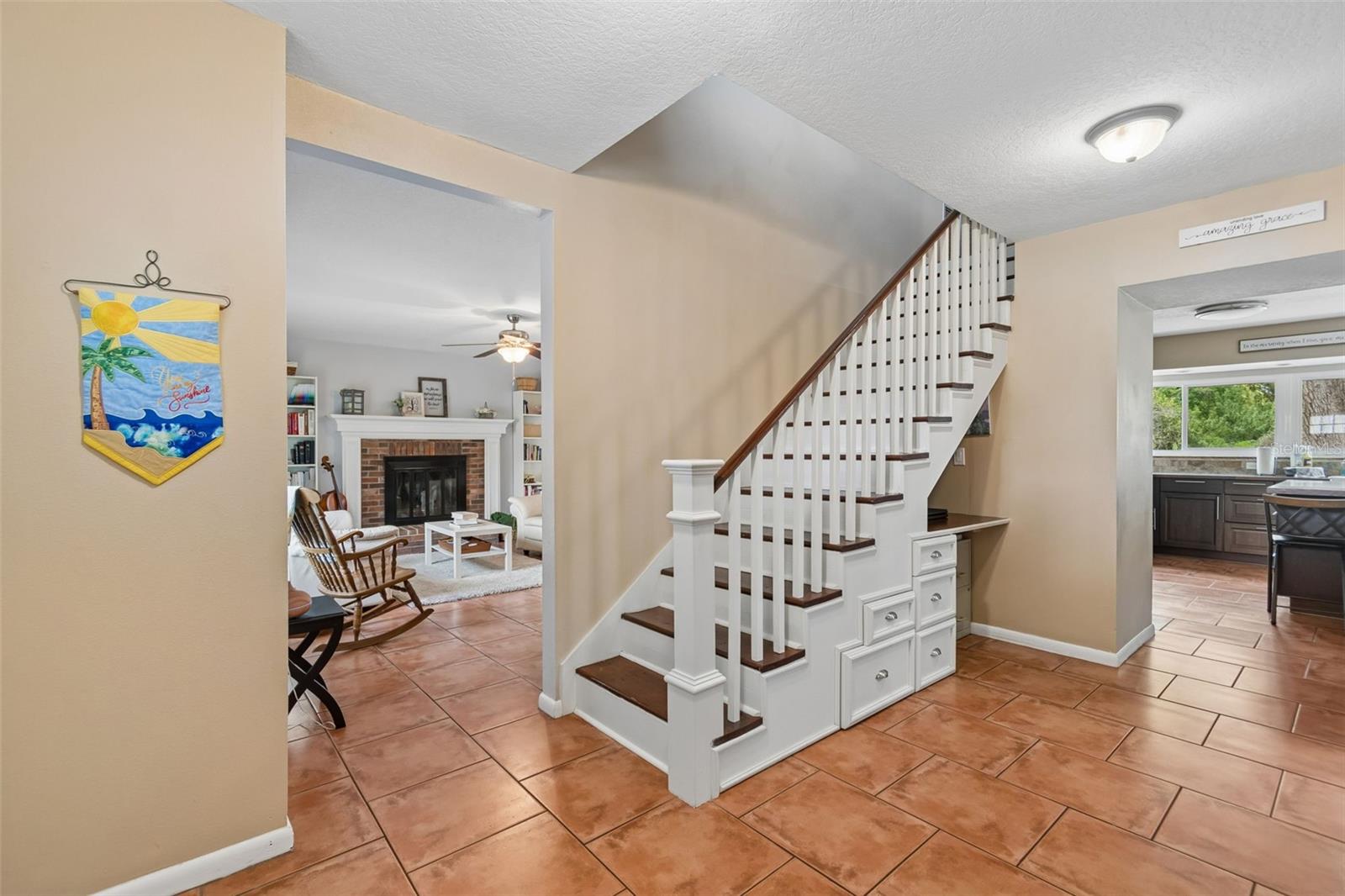6815 Mitchell Cir Property Photo 6