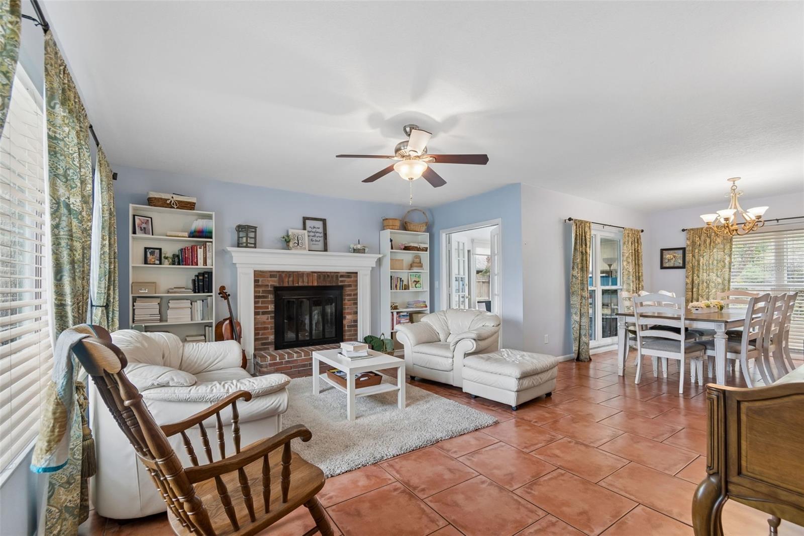 6815 Mitchell Cir Property Photo 7