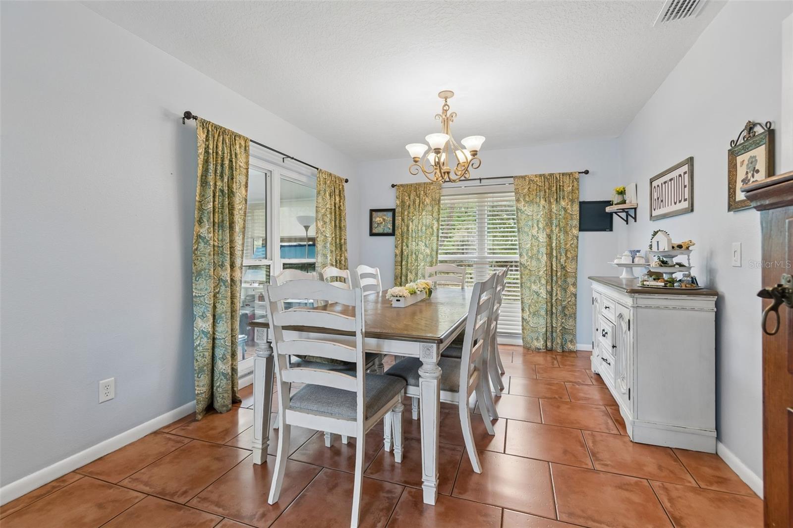 6815 Mitchell Cir Property Photo 13