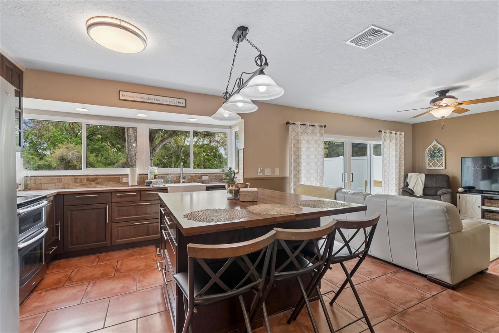 6815 Mitchell Cir Property Photo 18