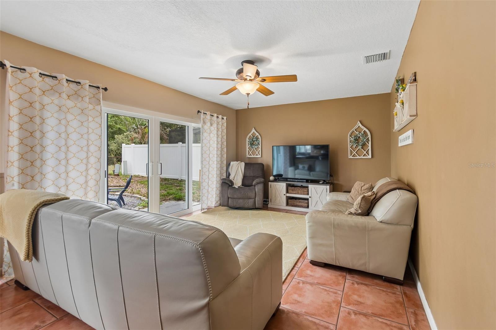 6815 Mitchell Cir Property Photo 28
