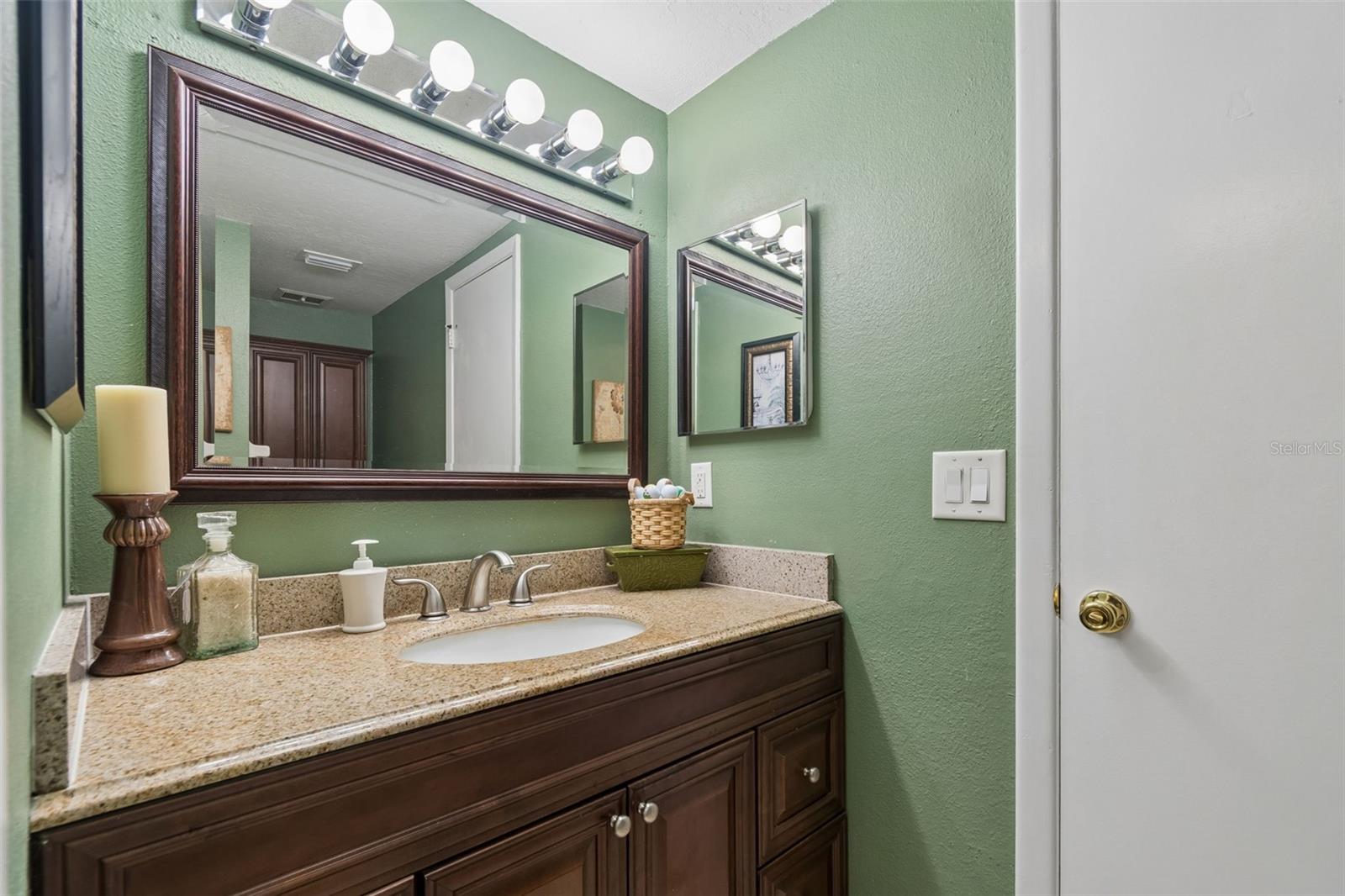 6815 Mitchell Cir Property Photo 48