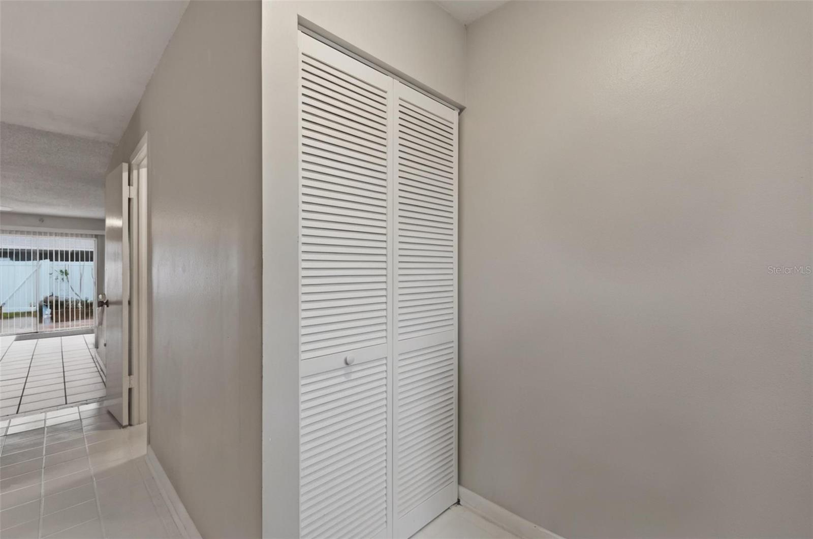 16143 Rambling Vine Dr E Property Photo 5