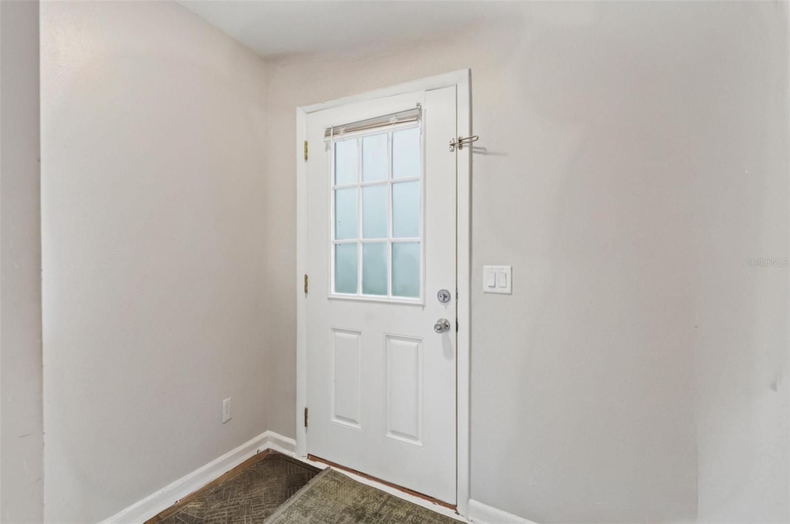16143 Rambling Vine Dr E Property Photo 6