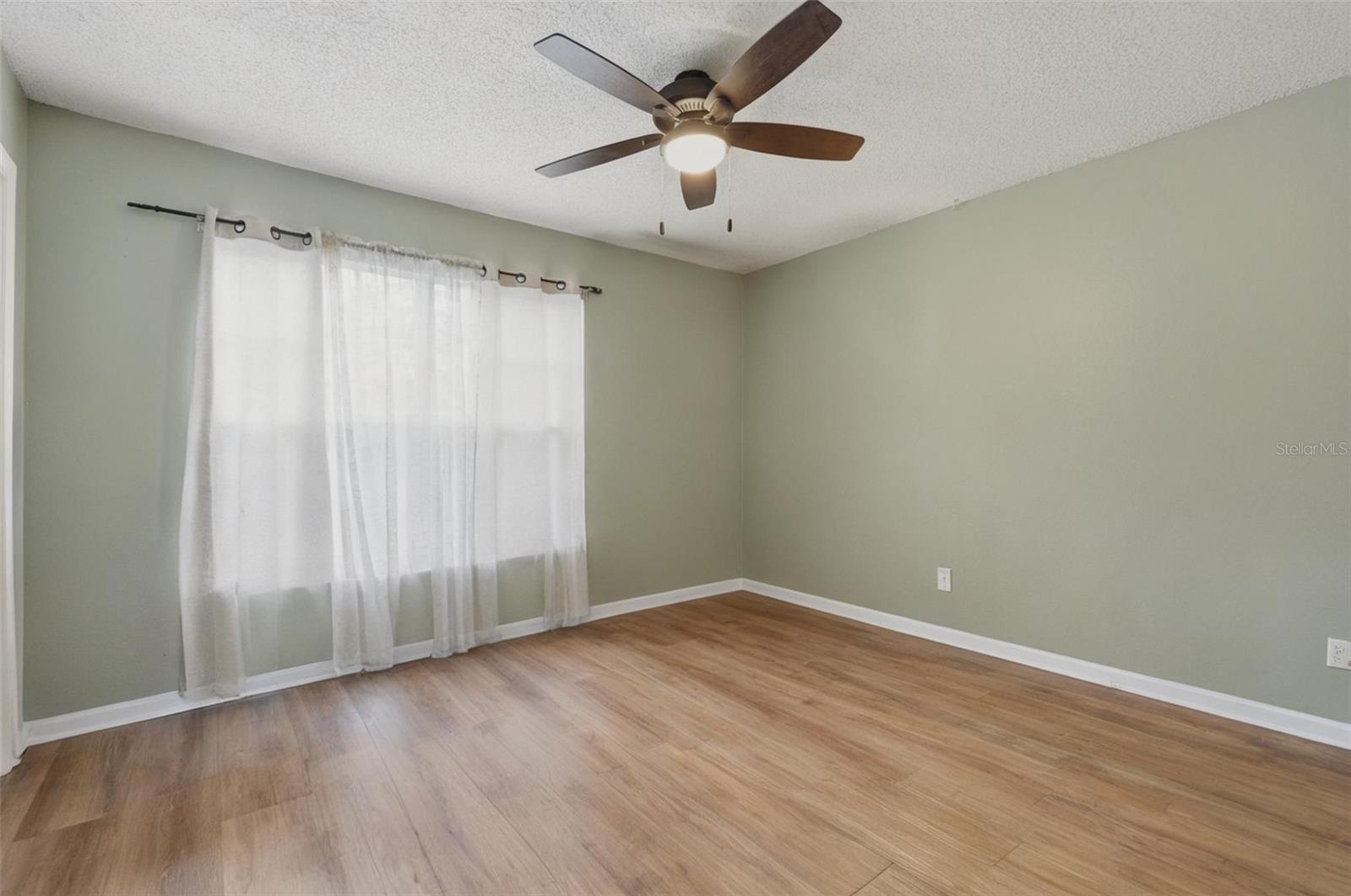 16143 Rambling Vine Dr E Property Photo 22
