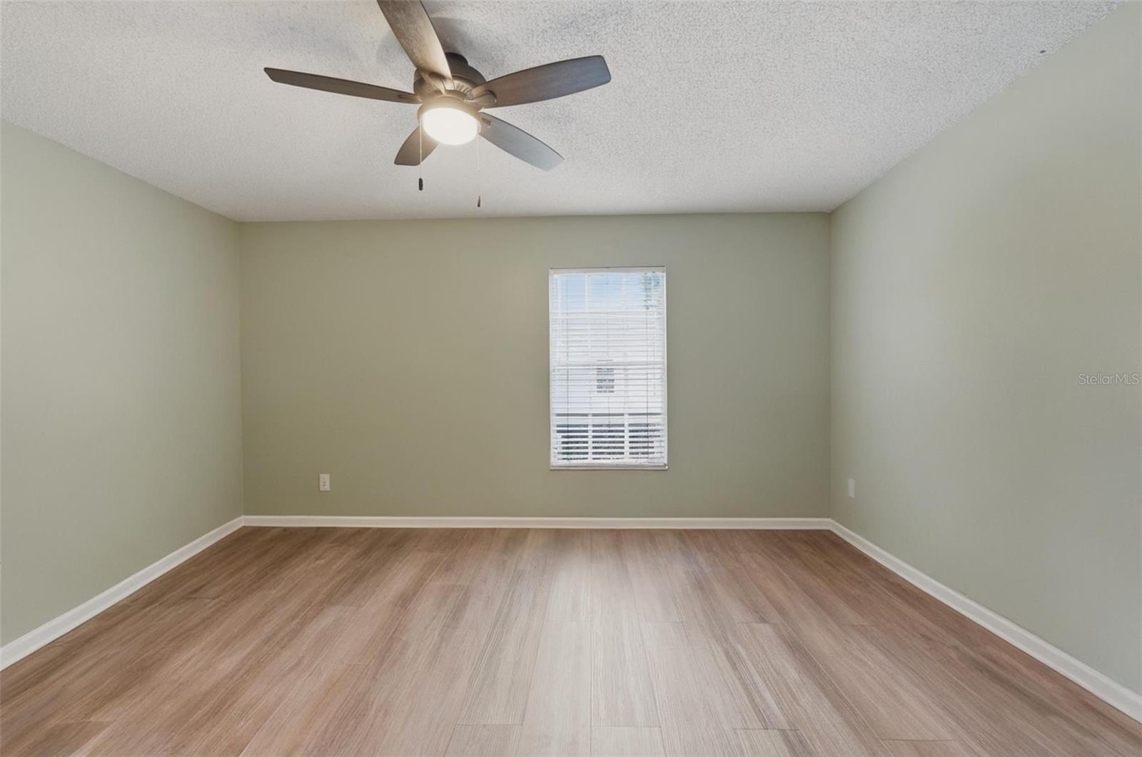16143 Rambling Vine Dr E Property Photo 24