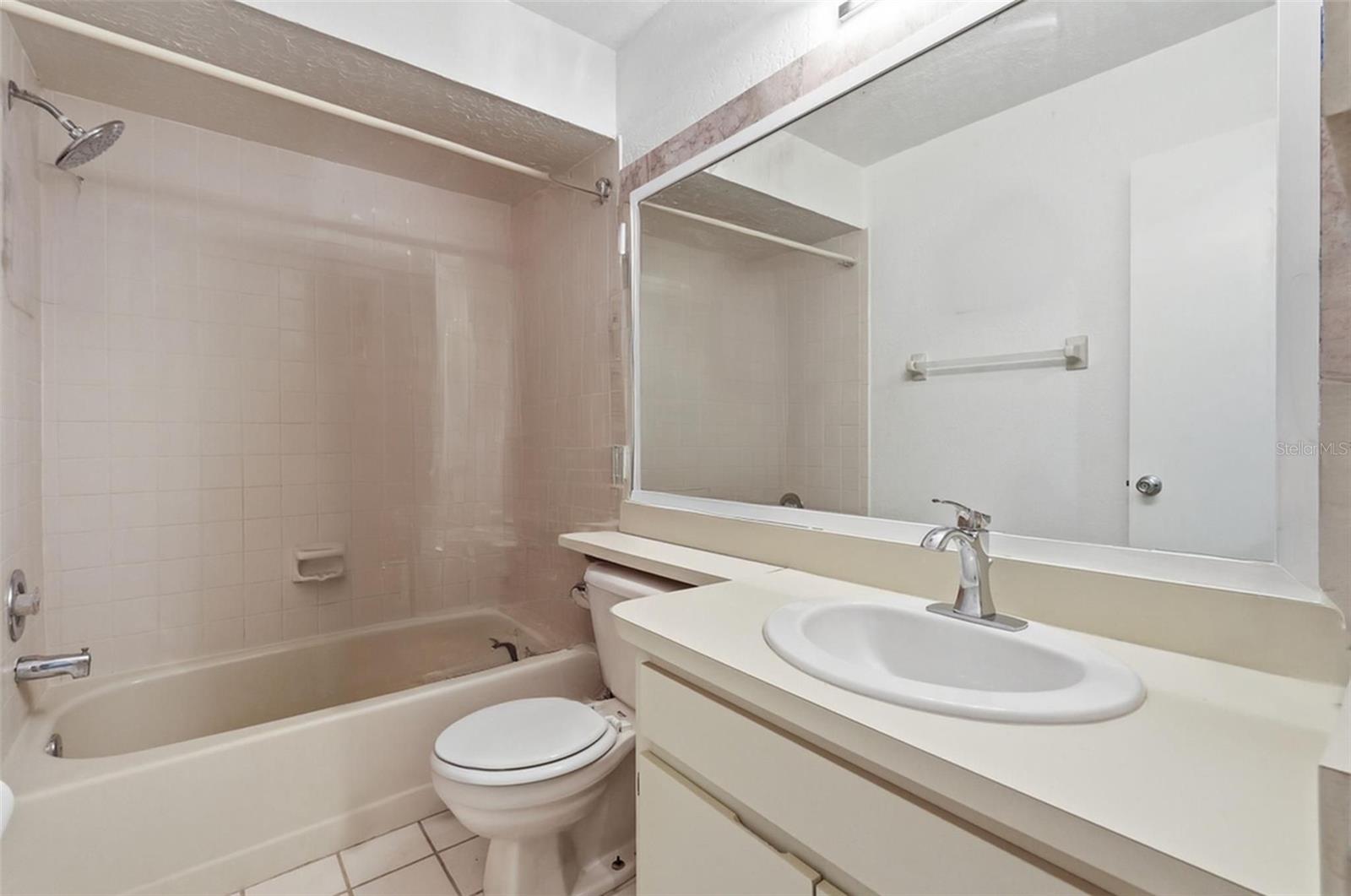 16143 Rambling Vine Dr E Property Photo 27