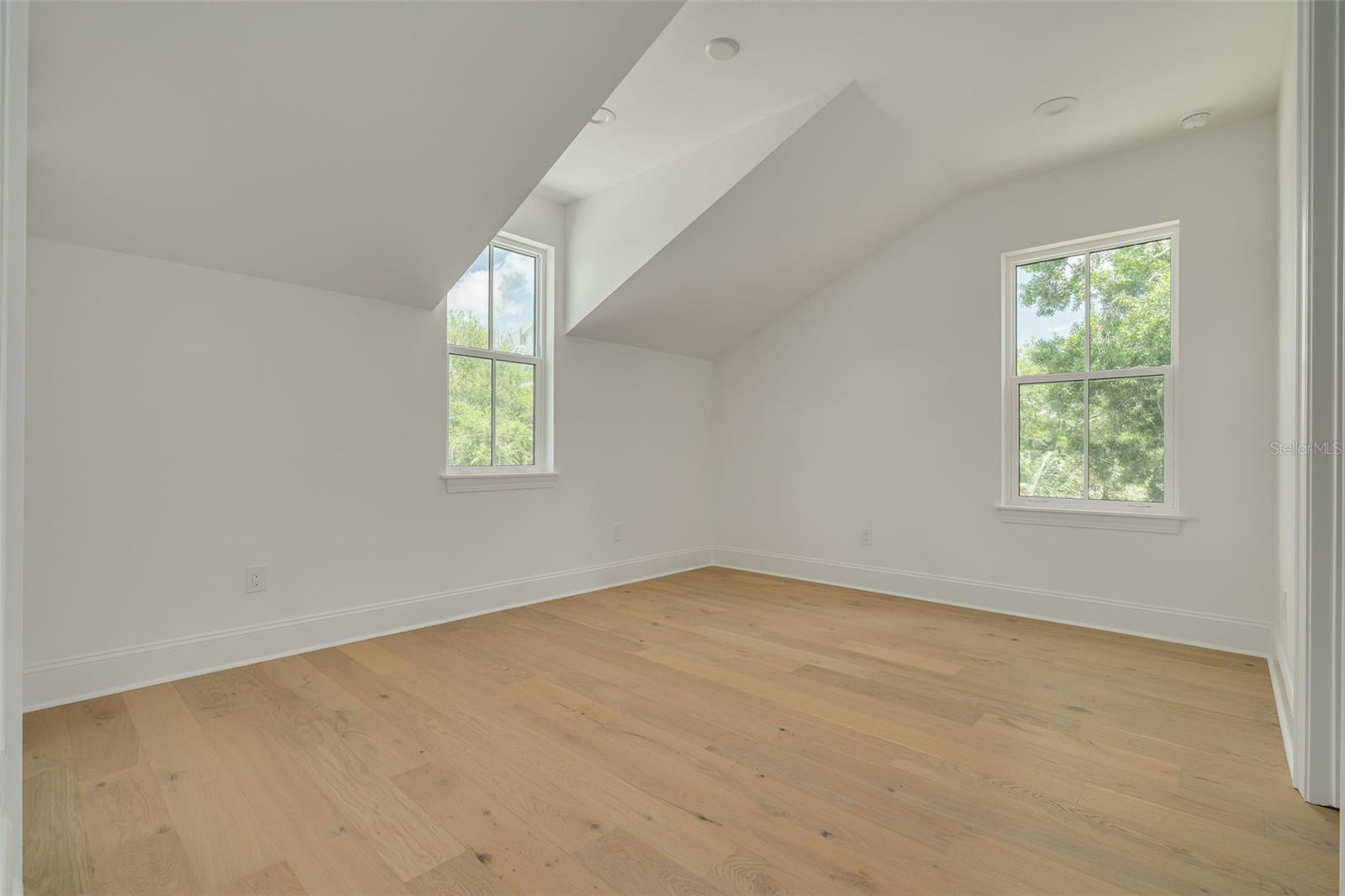 808 39th Ave Ne Property Photo 35