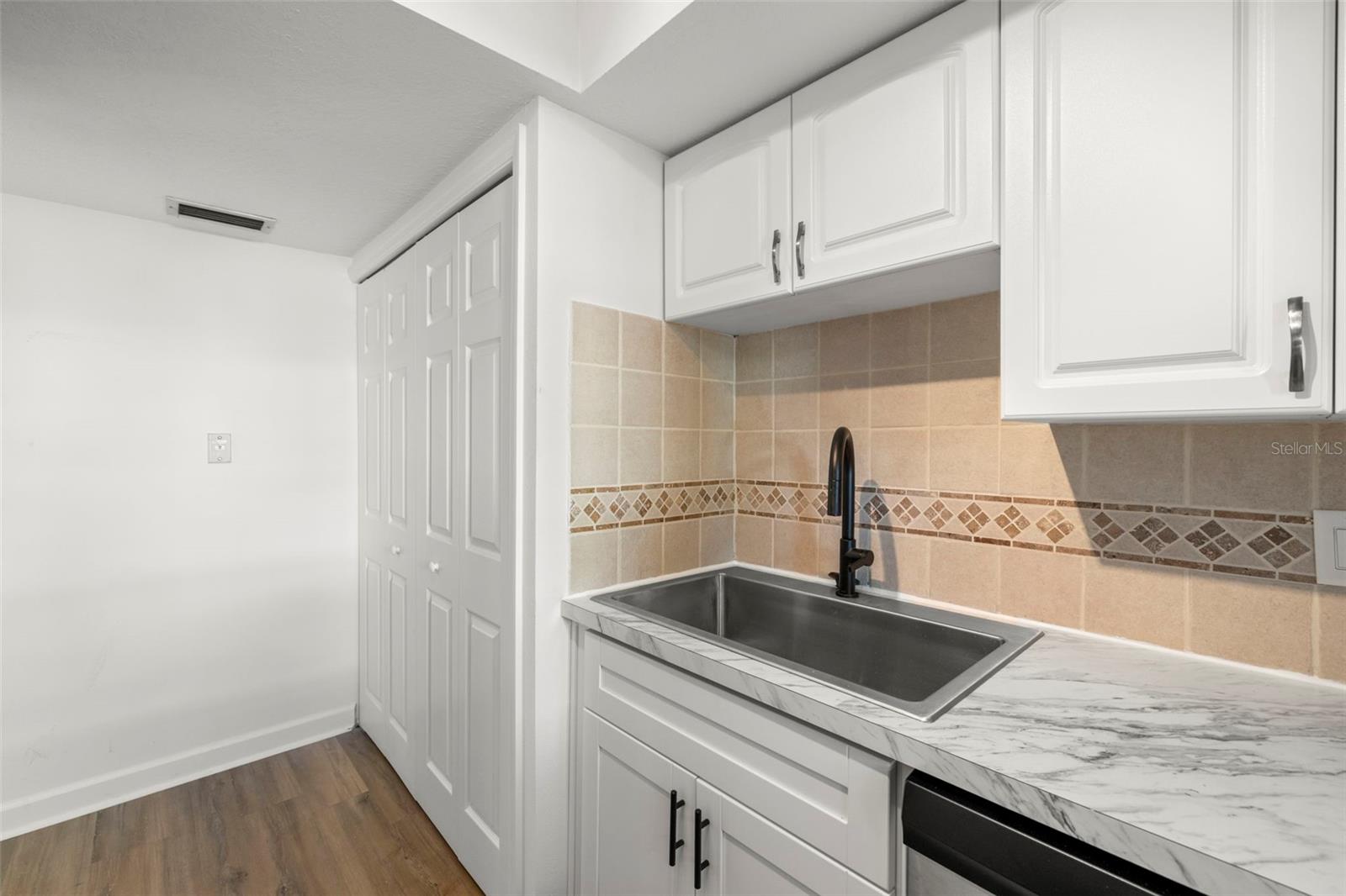 1 Windrush Blvd #19 Property Photo 19