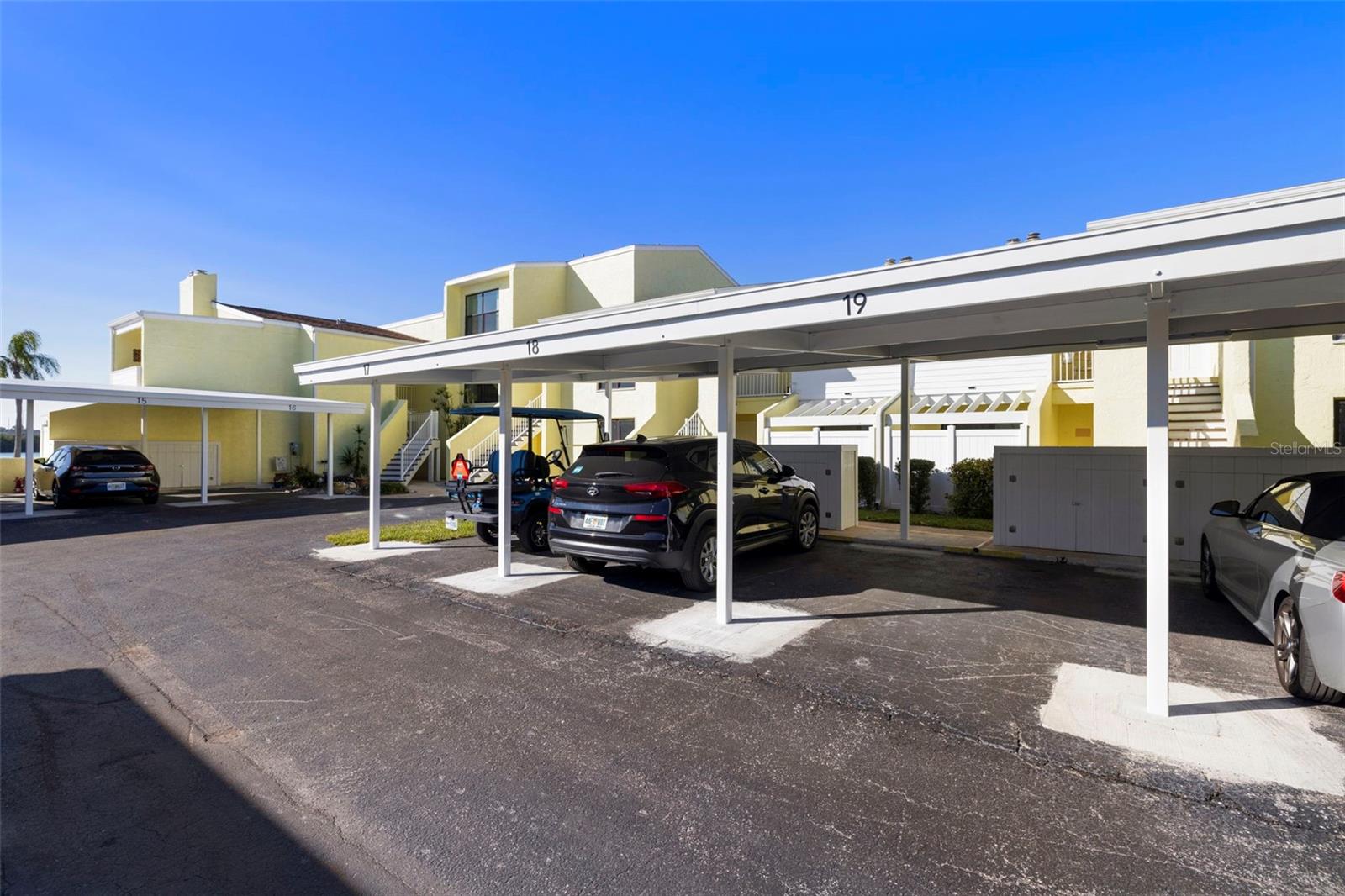 1 Windrush Blvd #19 Property Photo 36