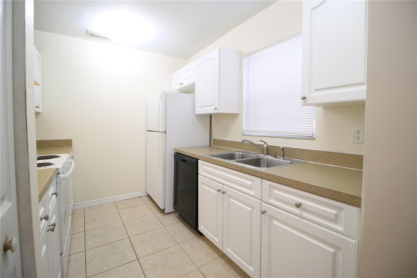 720 Newton Ave S Property Photo 5