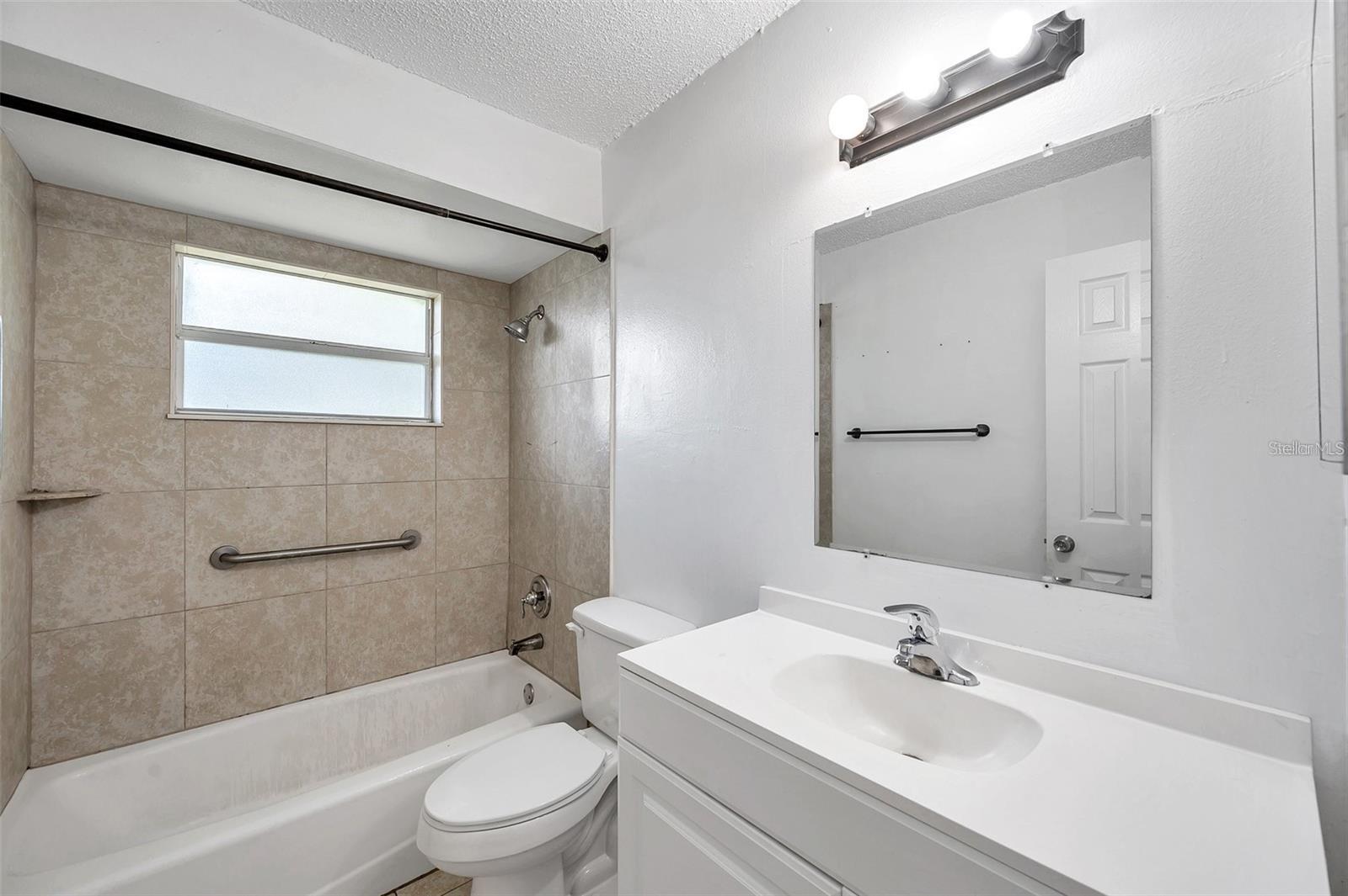 926 Lake Palms Dr Property Photo 24