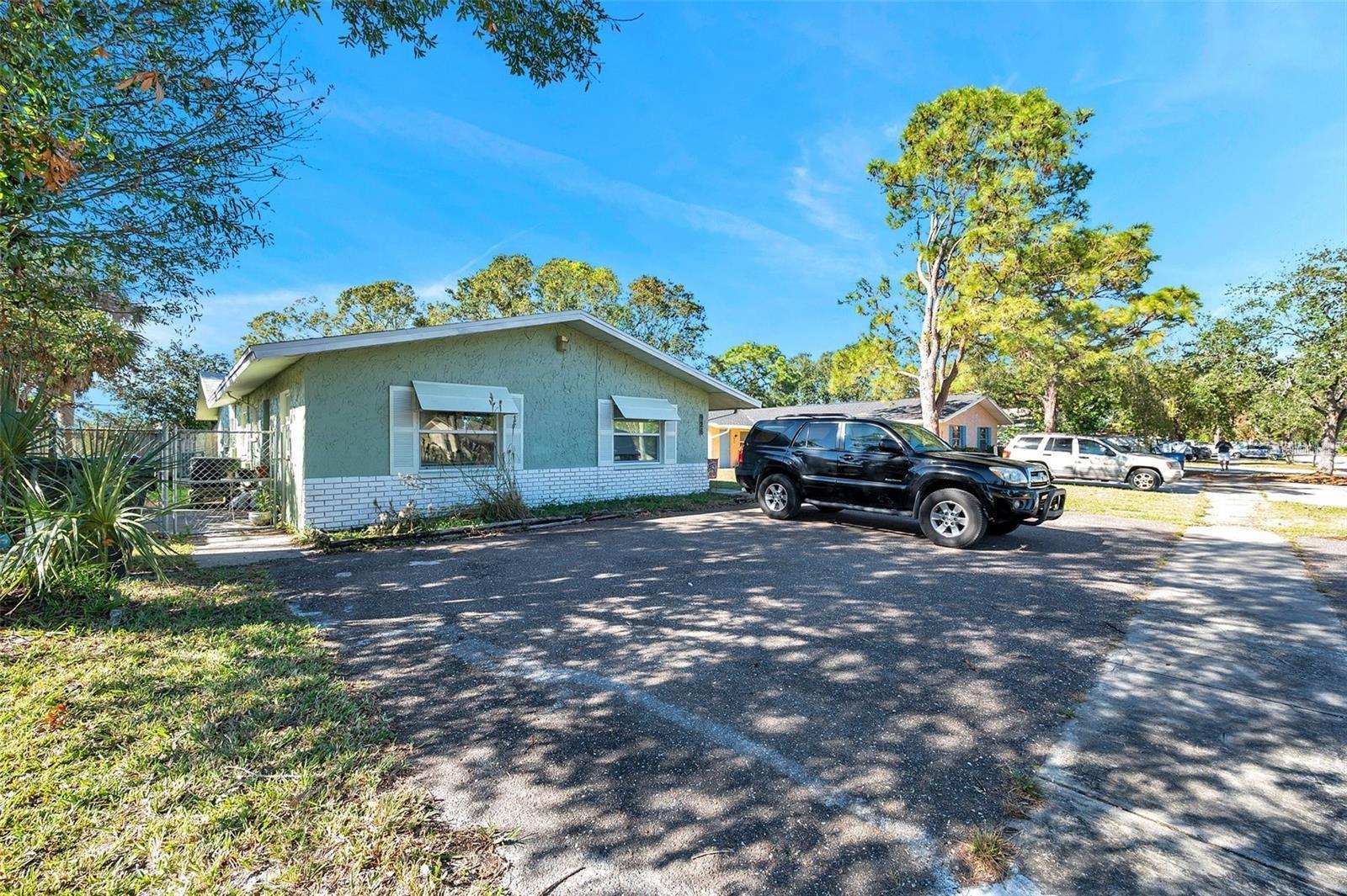 926 Lake Palms Dr Property Photo 26