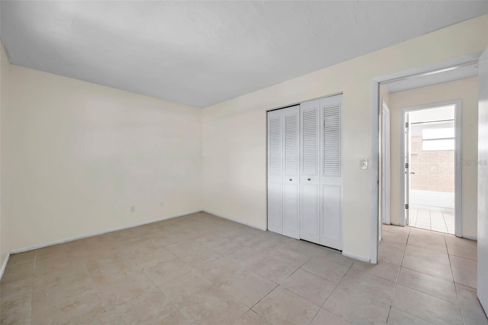 914 Lake Palms Dr Property Photo 21
