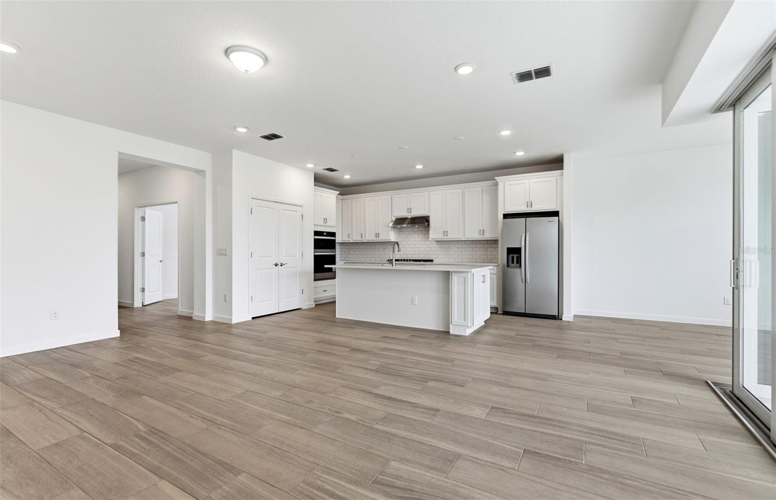 37821 Clinch Cir Property Photo 6