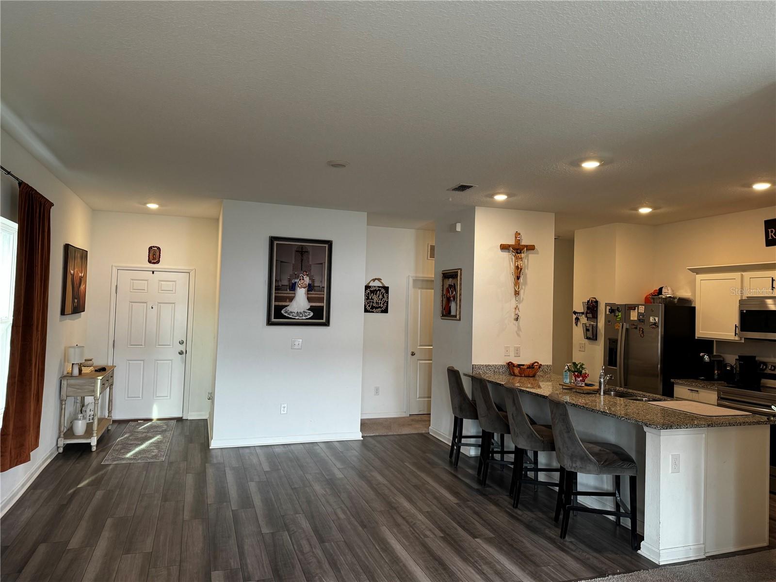 927 Kelly Fern Loop Property Photo 2