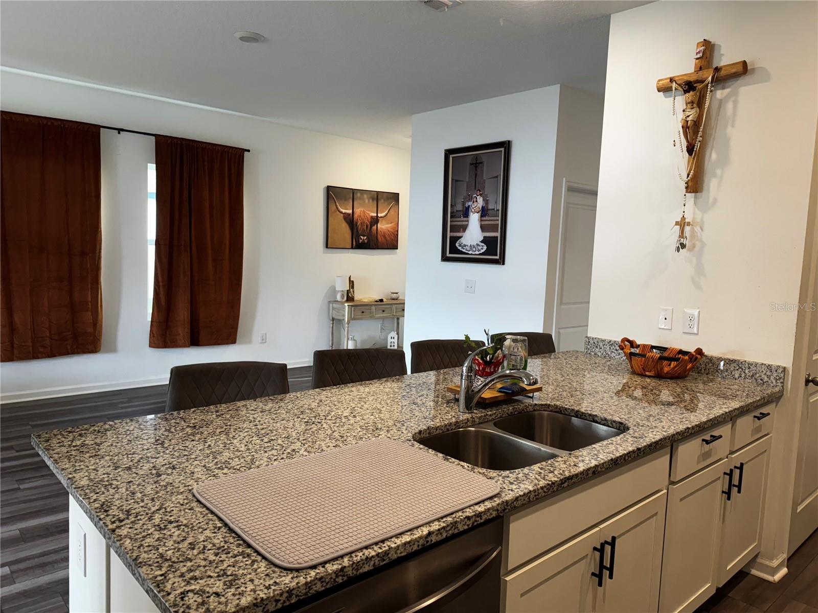 927 Kelly Fern Loop Property Photo 5