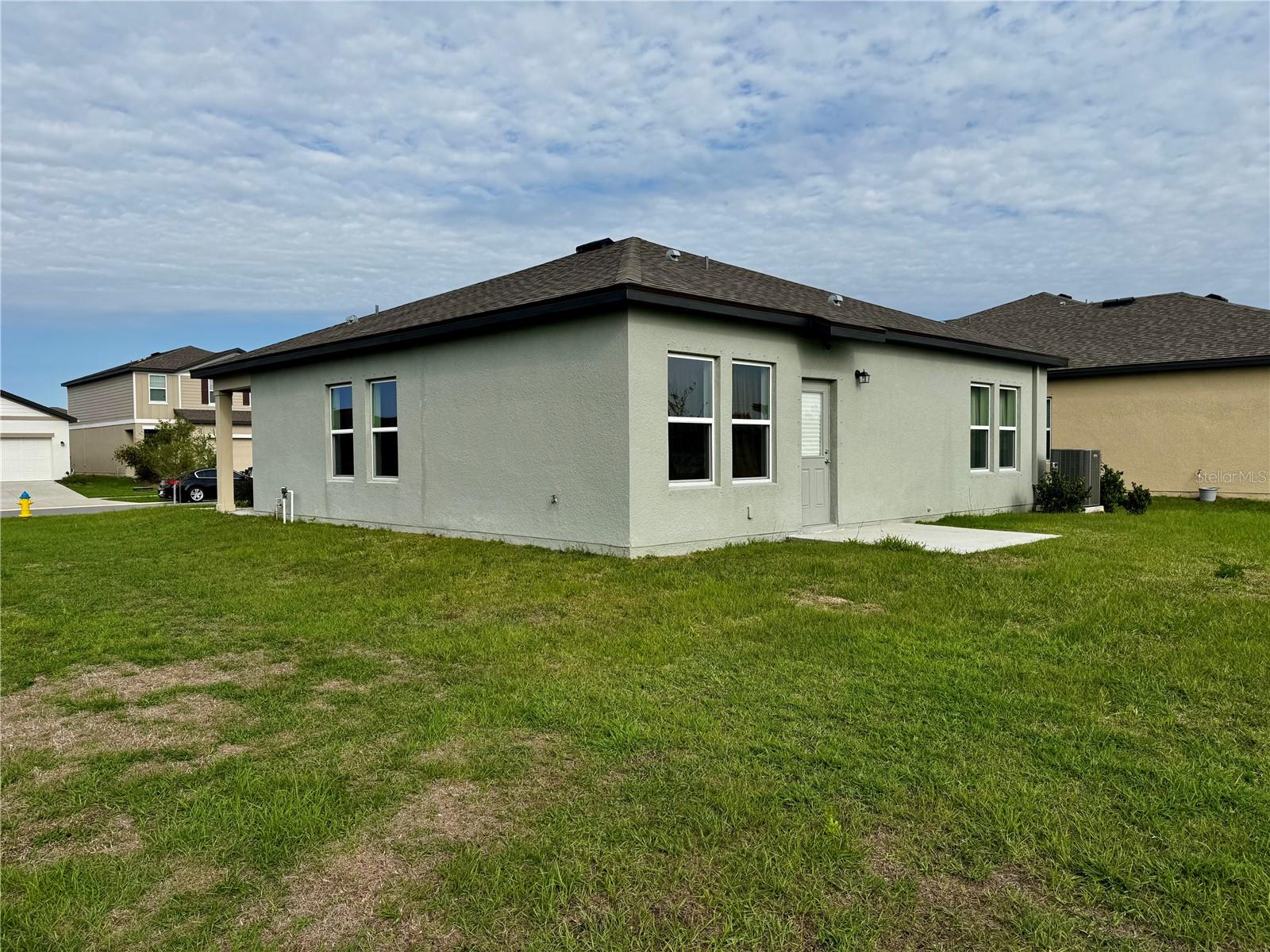 927 Kelly Fern Loop Property Photo 12