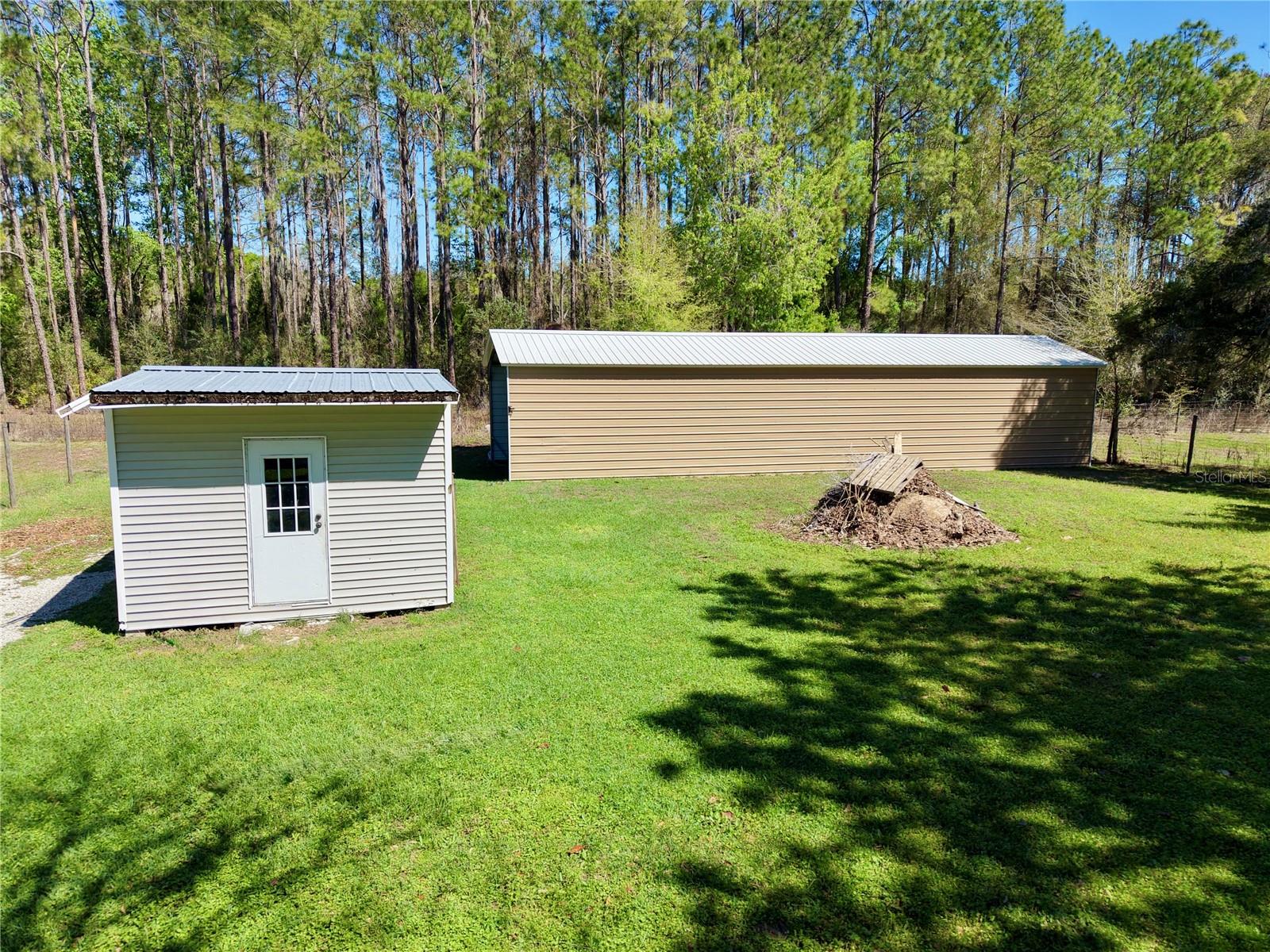 7494 Gordon Loop Property Photo 3