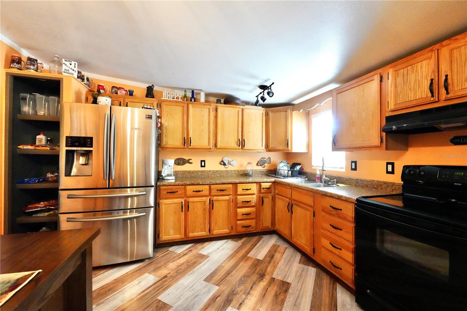 7494 Gordon Loop Property Photo 5