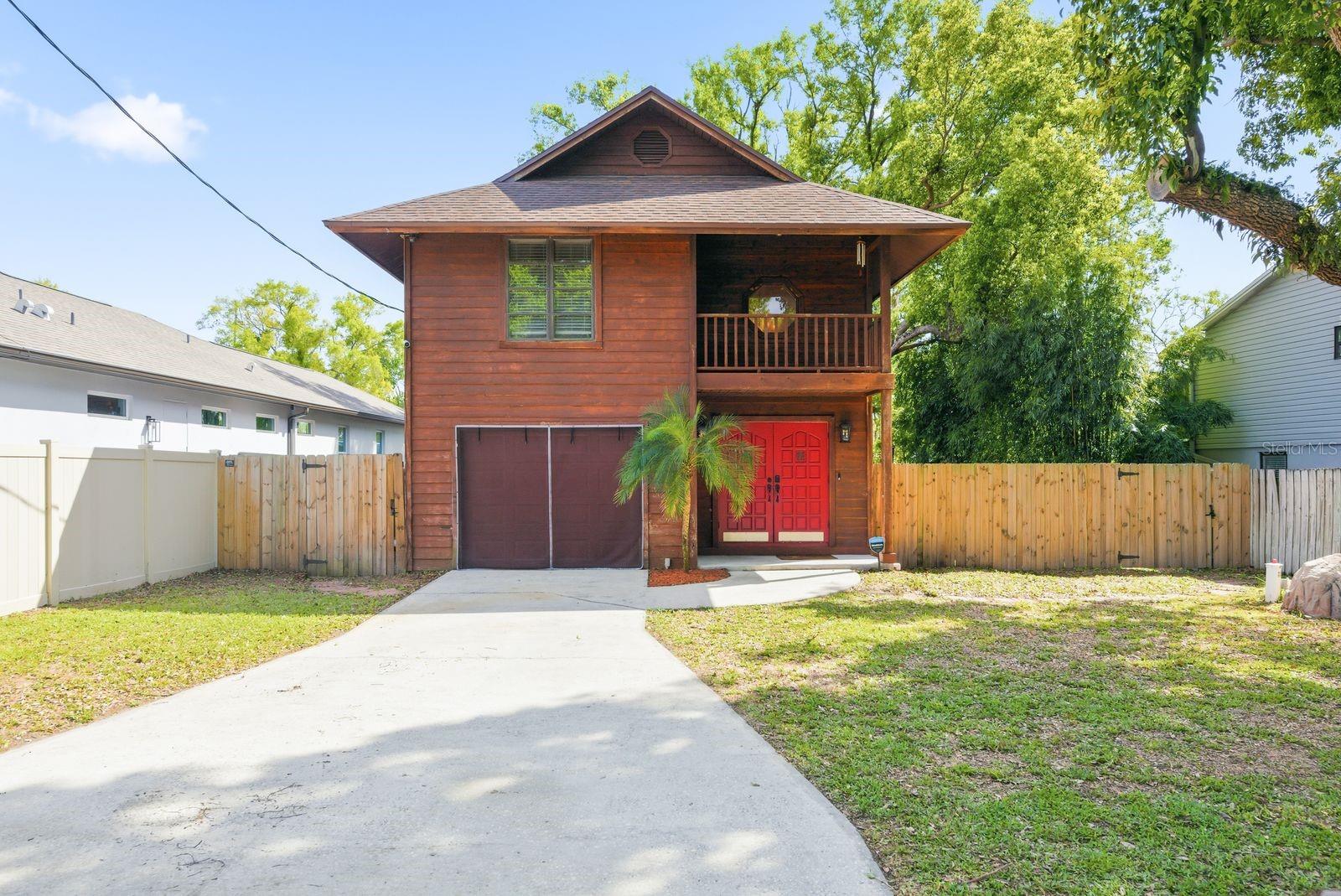 2204 Howard Ln Property Photo 1